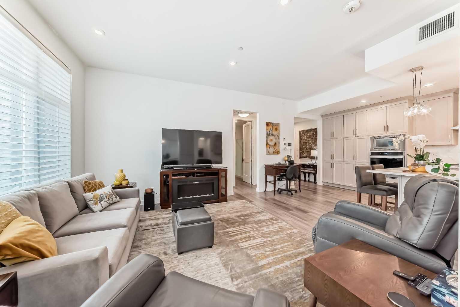 101, 10 Mahogany Circle SE