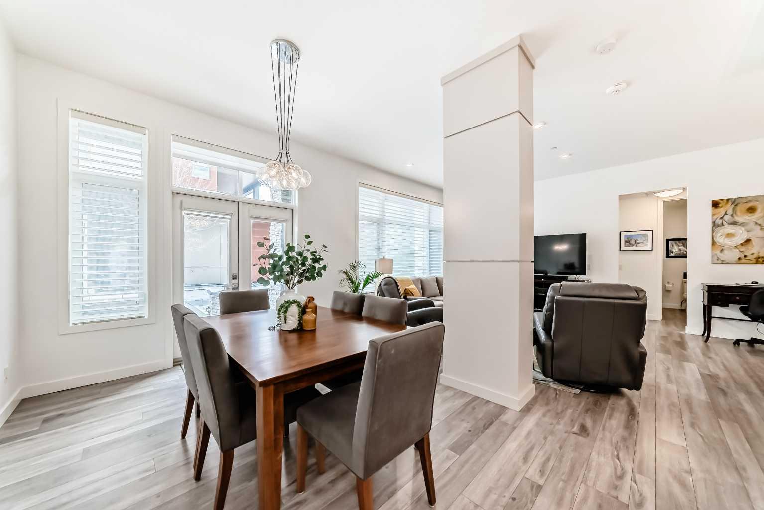 101, 10 Mahogany Circle SE