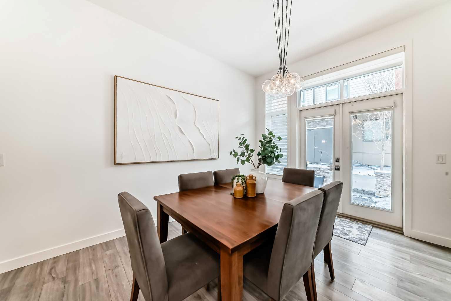 101, 10 Mahogany Circle SE