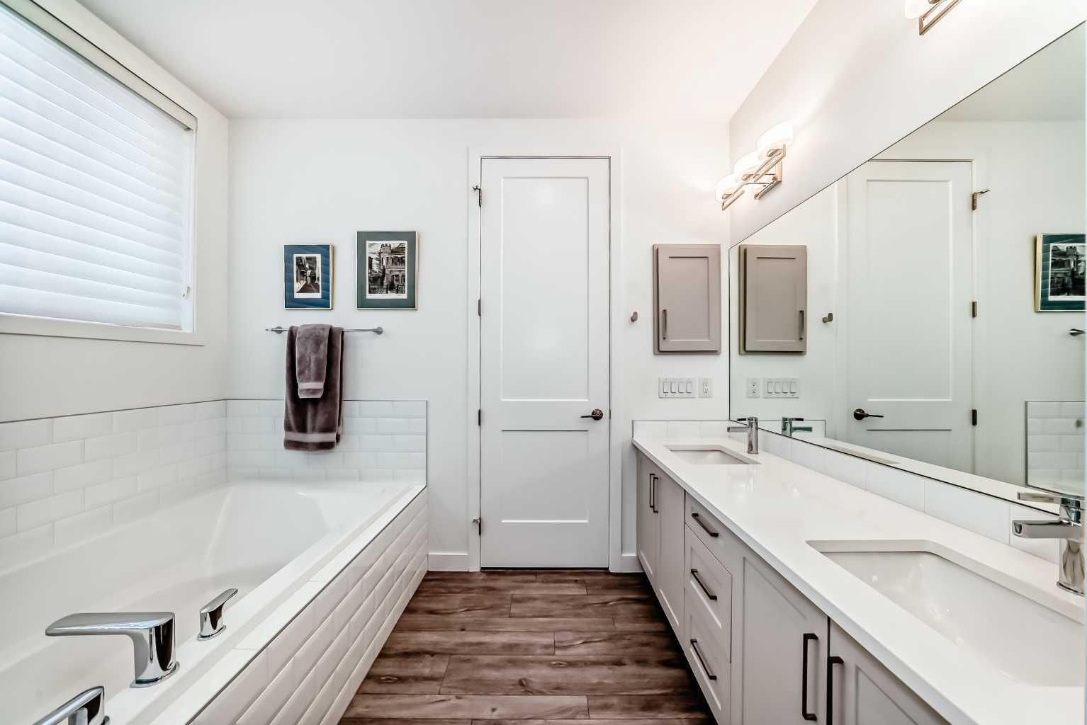 101, 10 Mahogany Circle SE