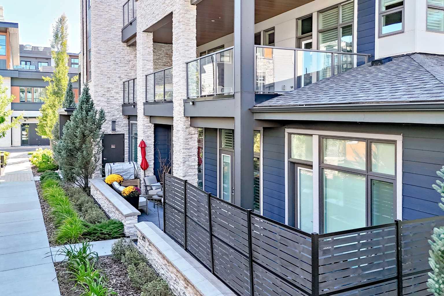 101, 10 Mahogany Circle SE