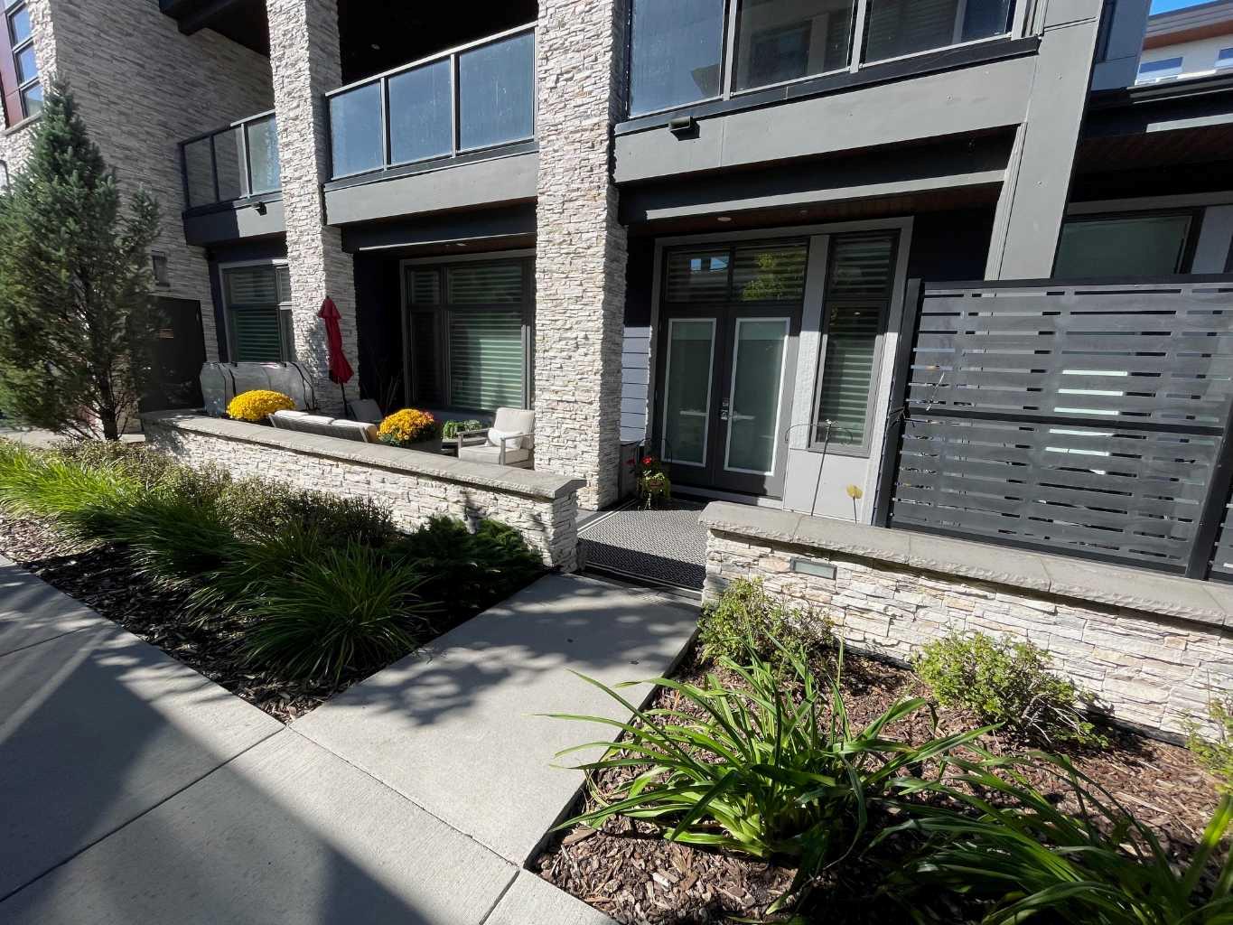 101, 10 Mahogany Circle SE