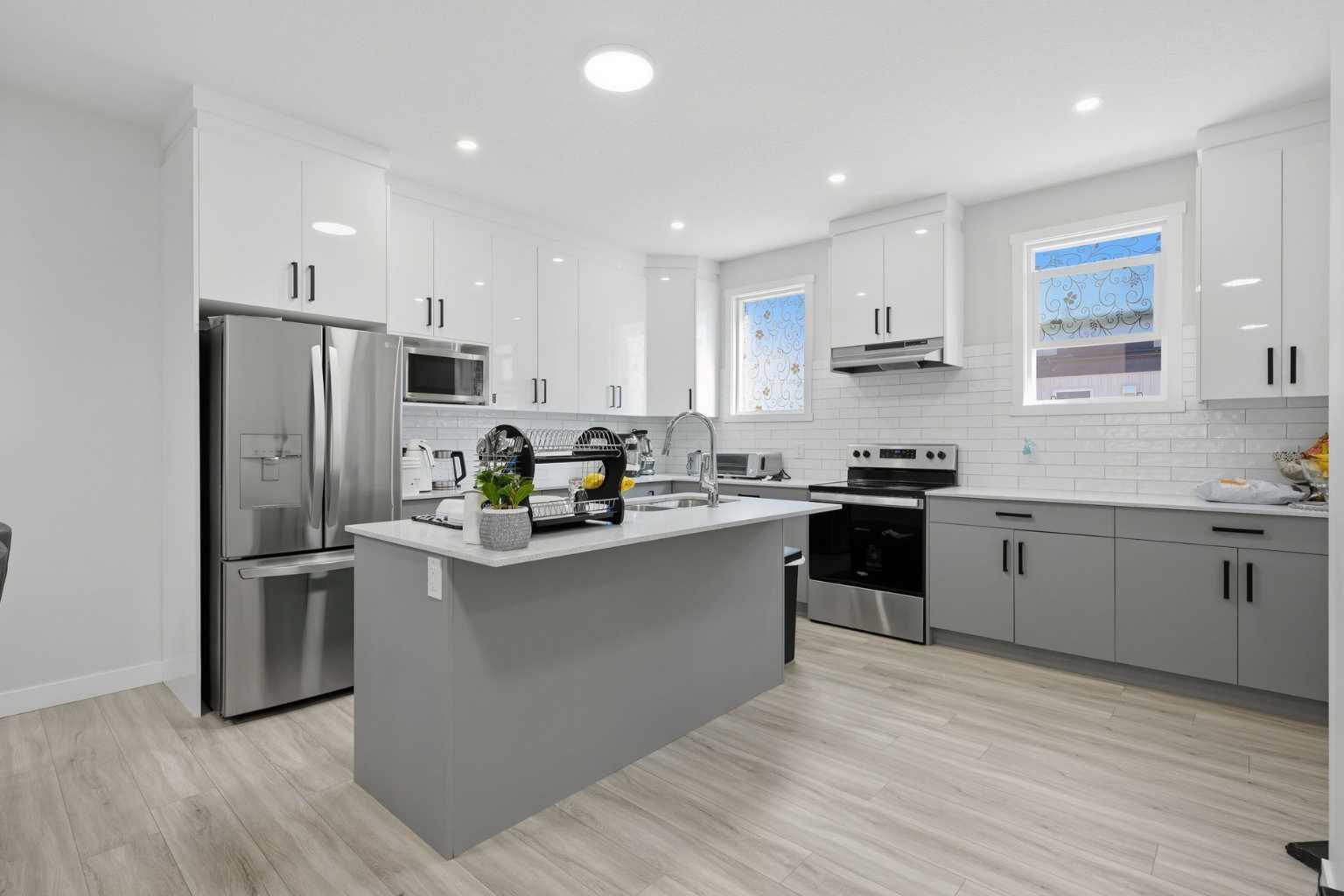 107 Corner Meadows Square NE