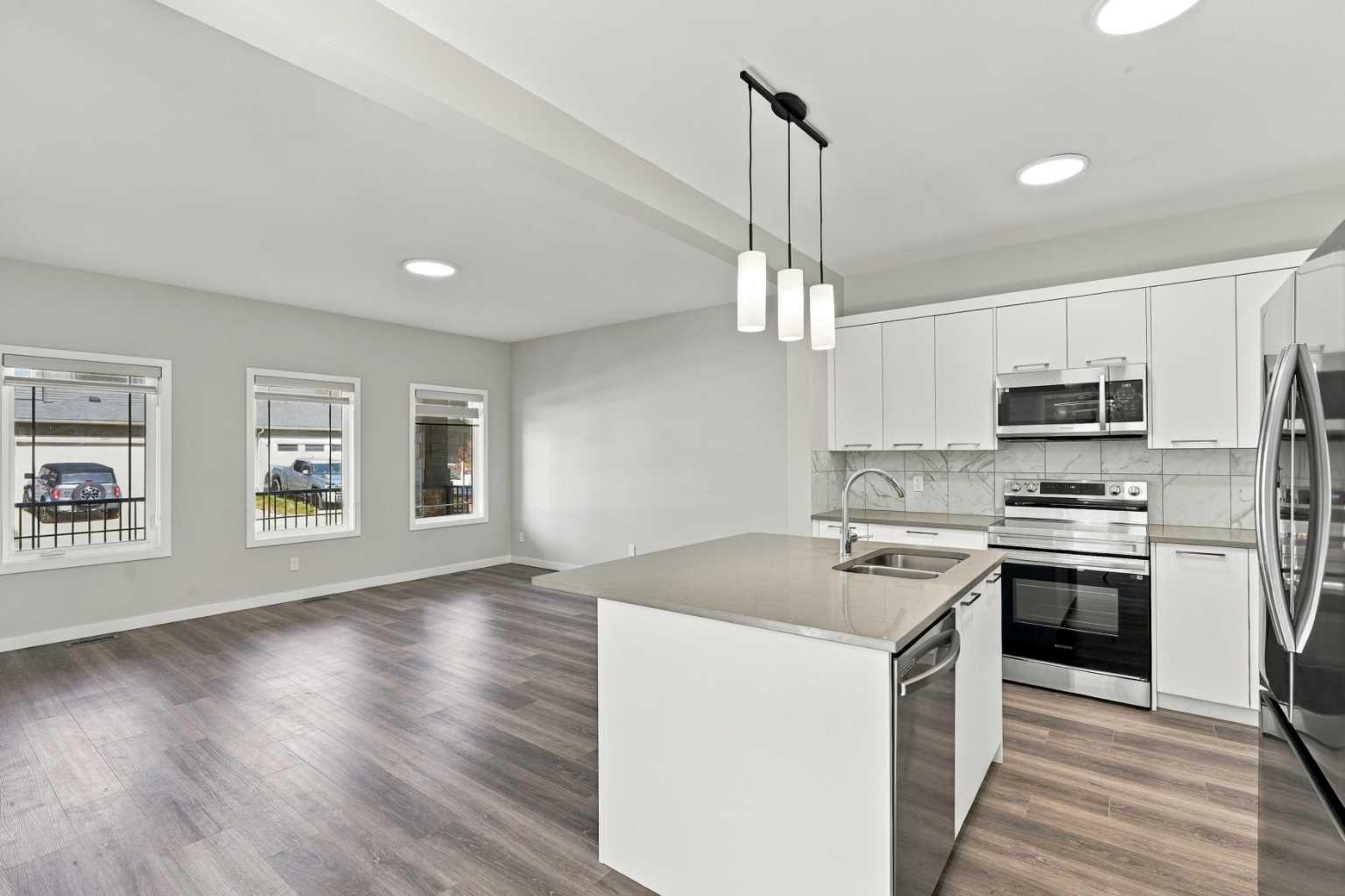 2320 Lancaster Heights SE
