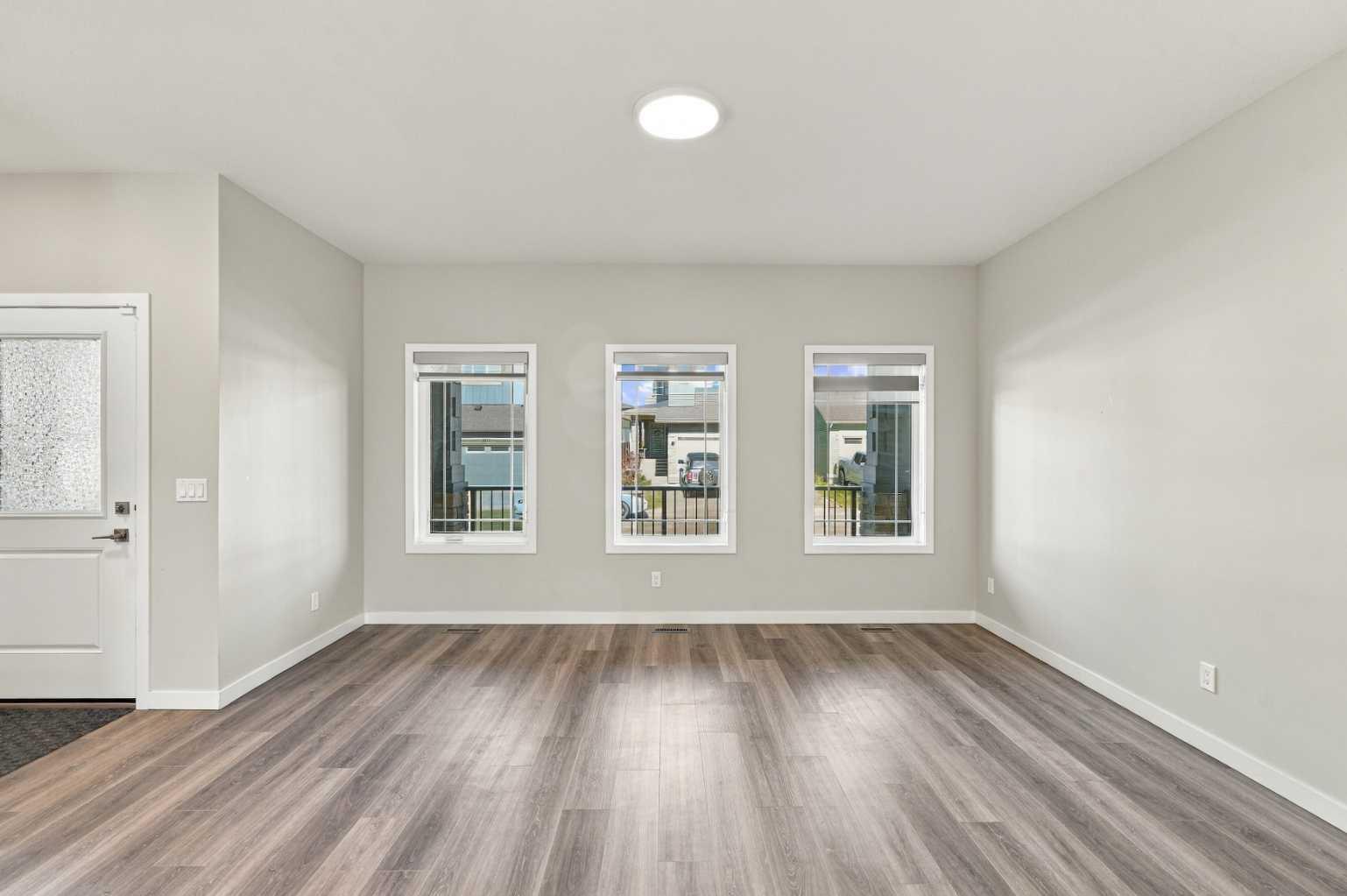 2320 Lancaster Heights SE