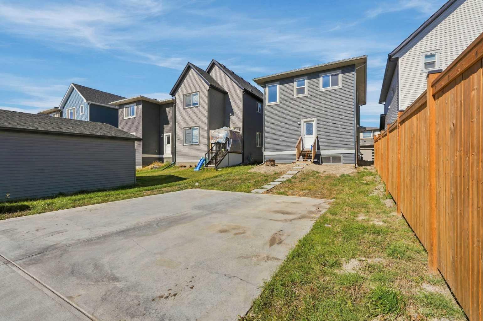 2320 Lancaster Heights SE