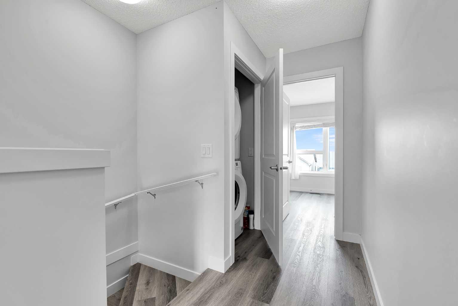 512, 16 Evanscrest Park NW