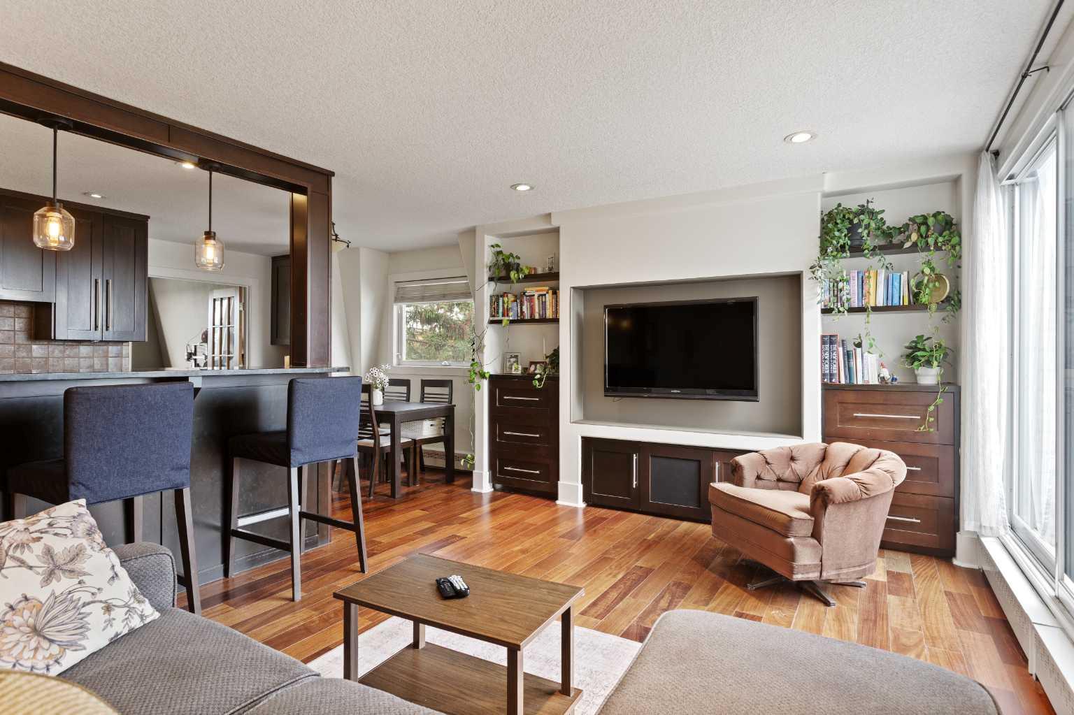 301, 312 Cedar Crescent SW
