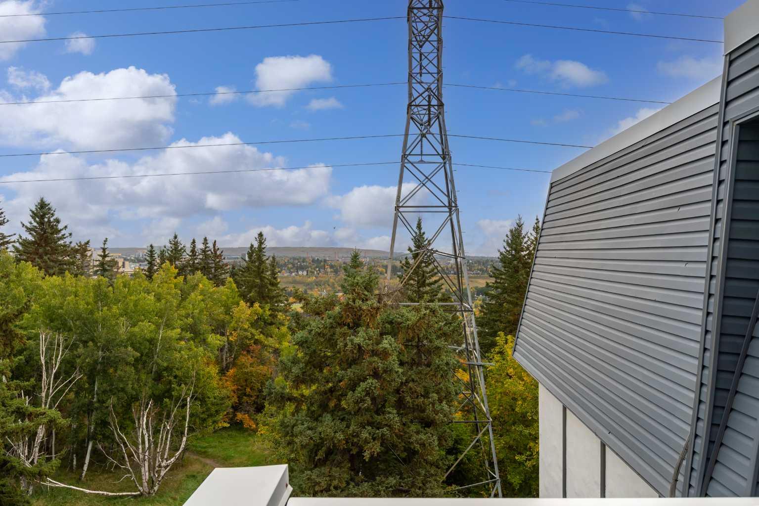 301, 312 Cedar Crescent SW