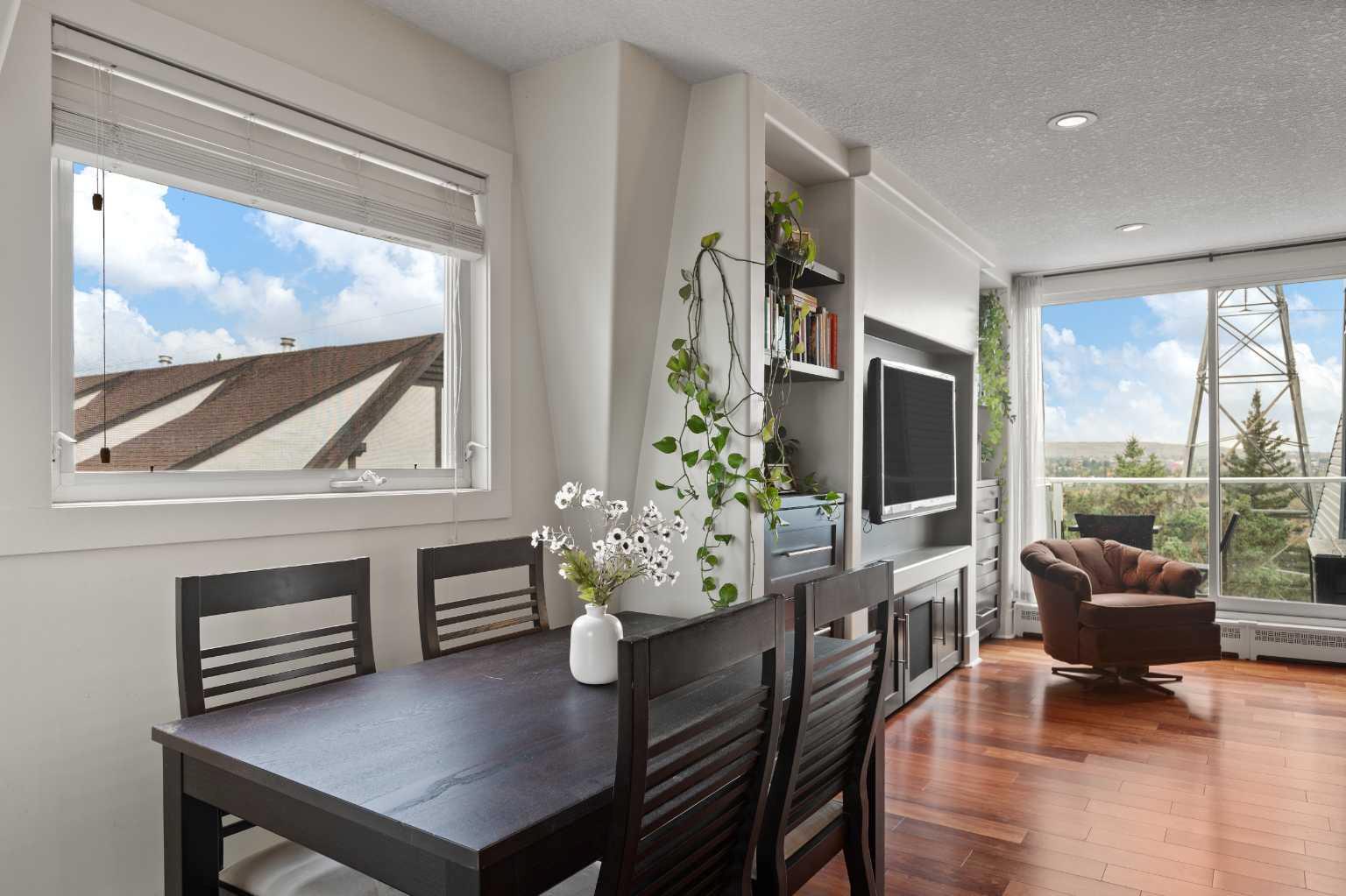 301, 312 Cedar Crescent SW