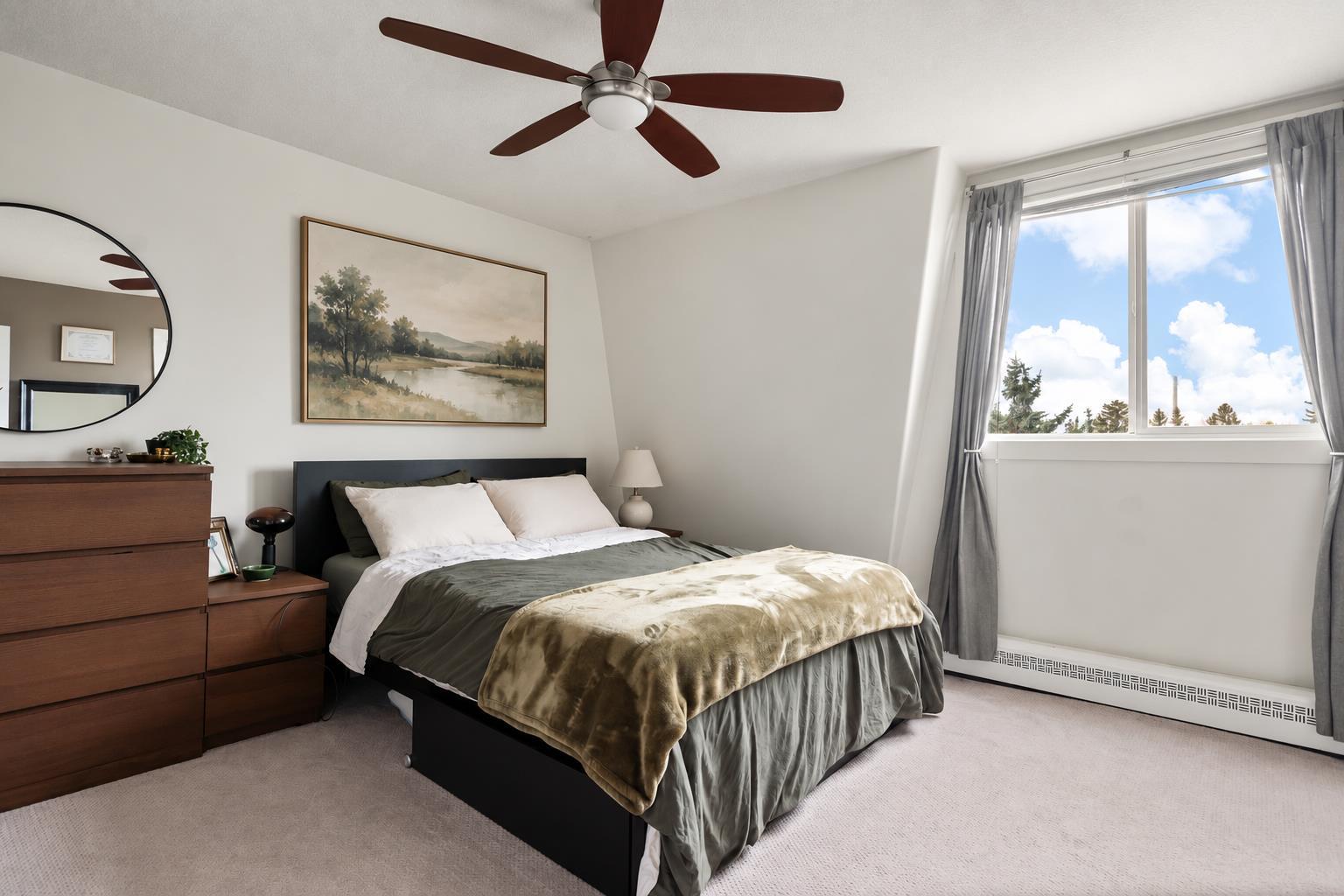 301, 312 Cedar Crescent SW