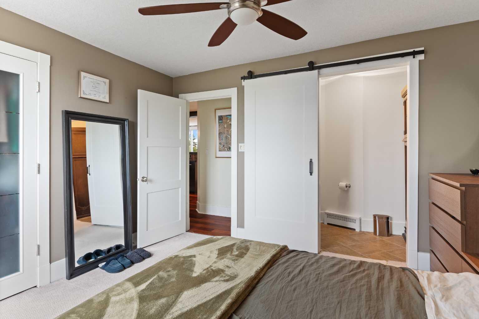 301, 312 Cedar Crescent SW