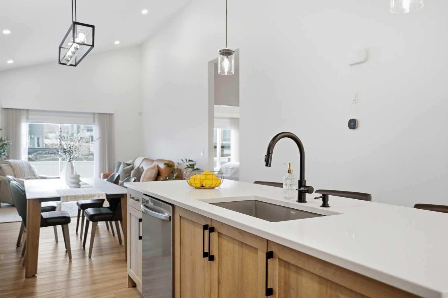 13 Bayview Mews SW