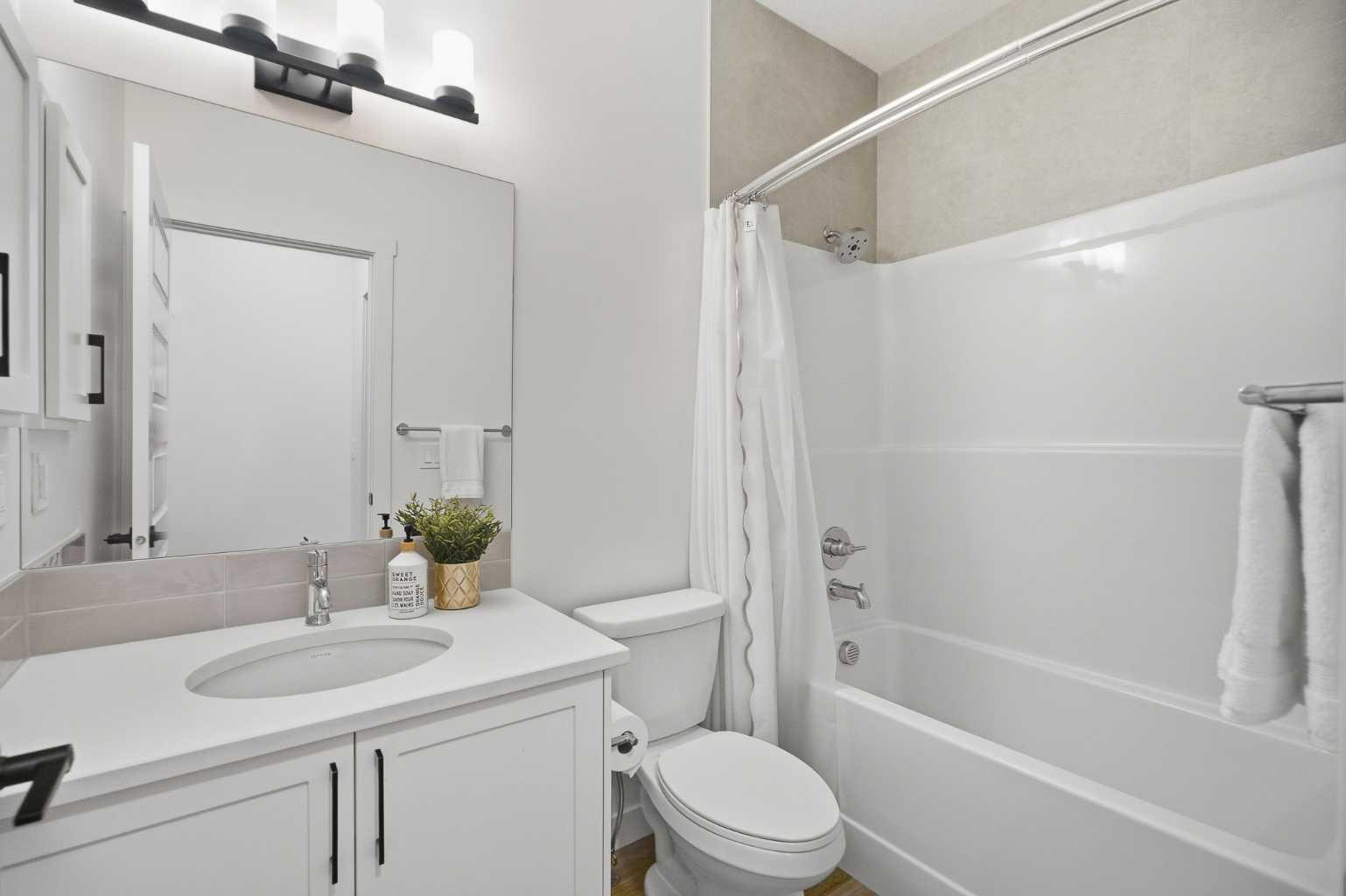 13 Bayview Mews SW