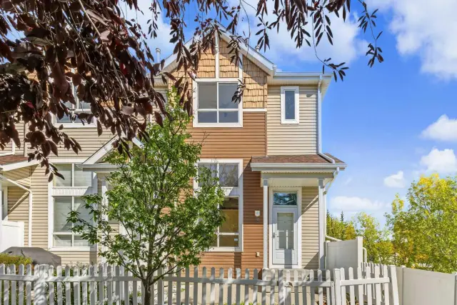 10 Tuscany Court NW