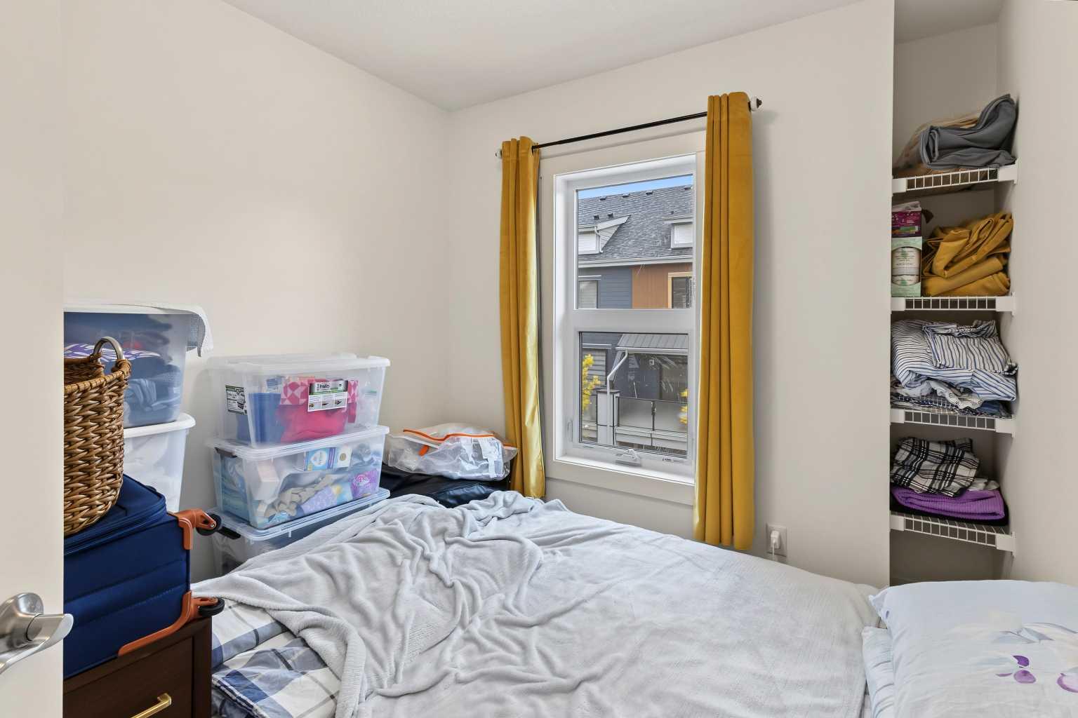 244 Livingston Common NE