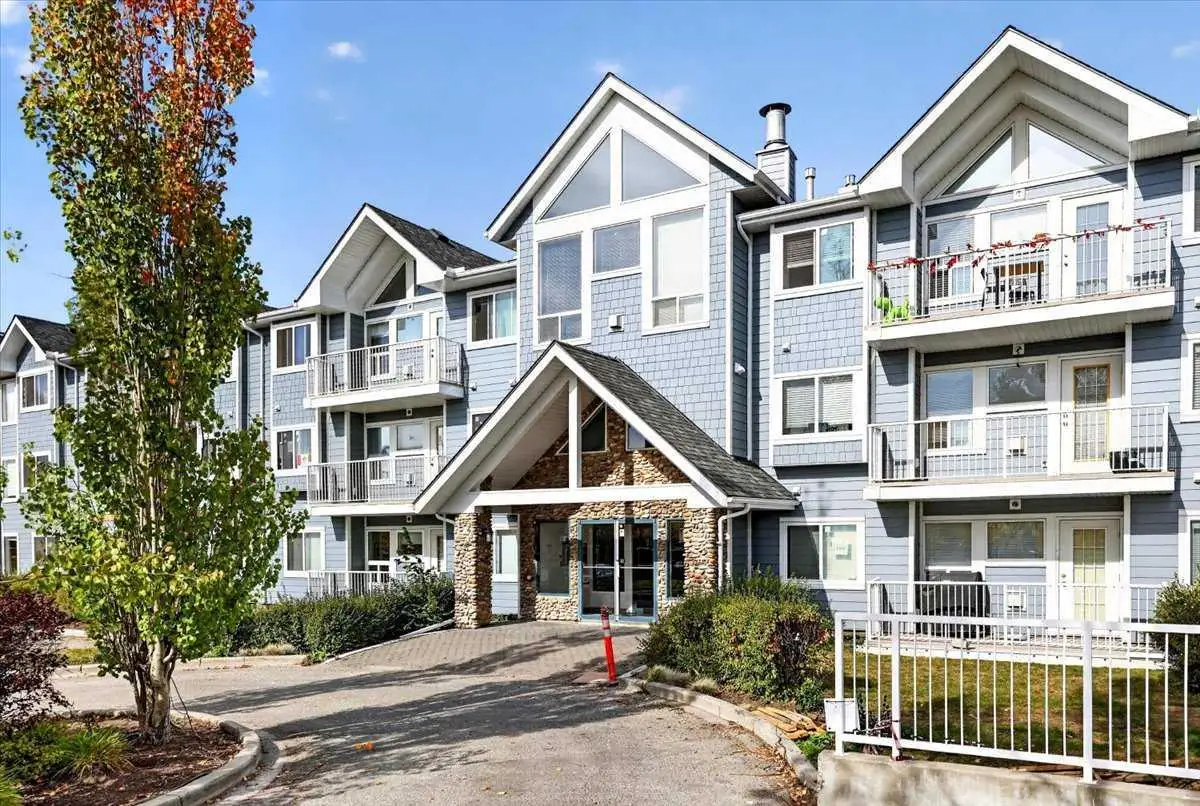 212, 7 Harvest Gold Manor NE