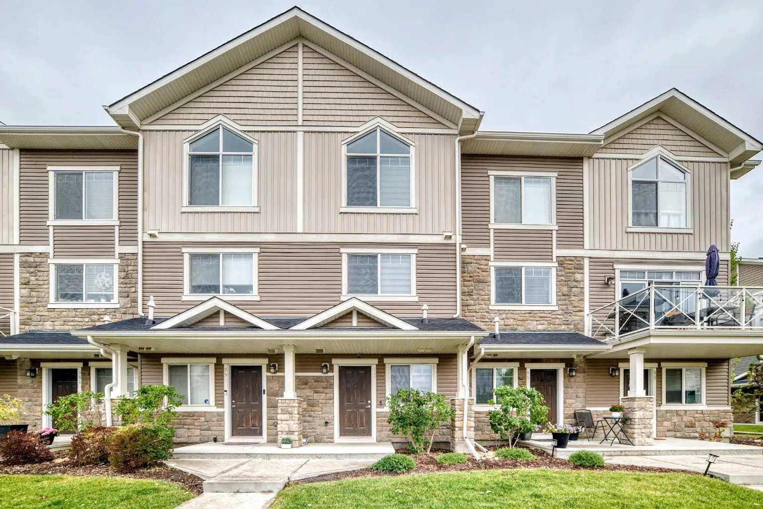 97 Skyview Ranch Manor NE
