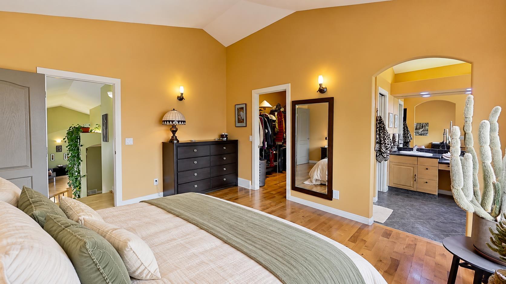 18 Tuscany Meadows Heights NW