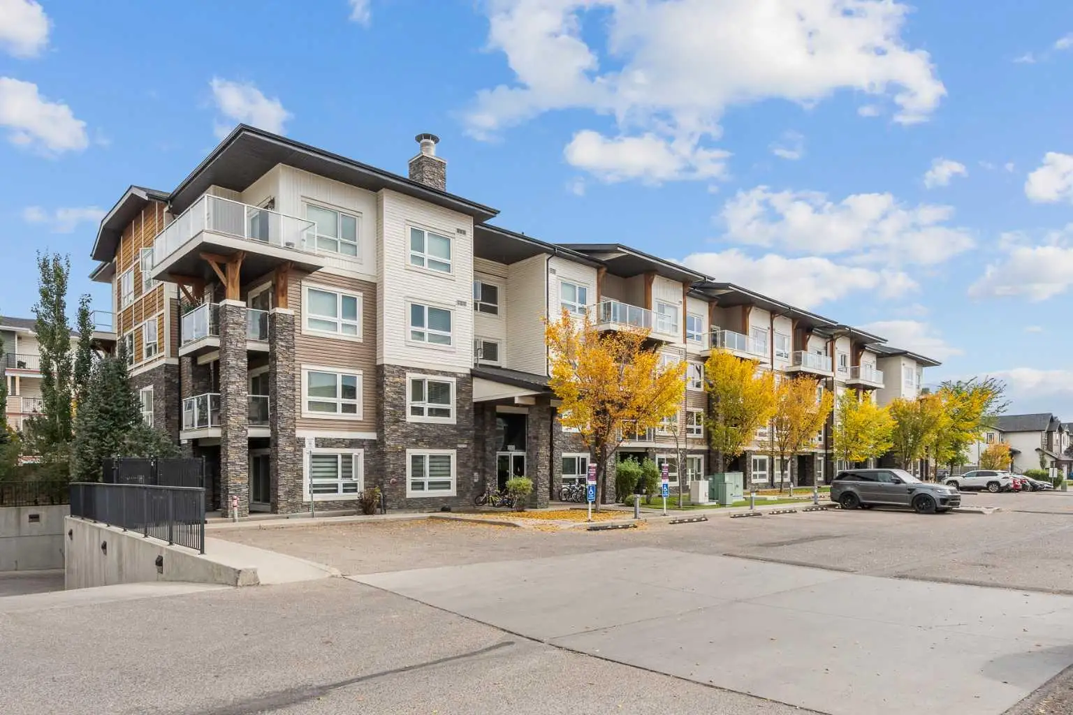 1406, 240 Skyview Ranch Road NE
