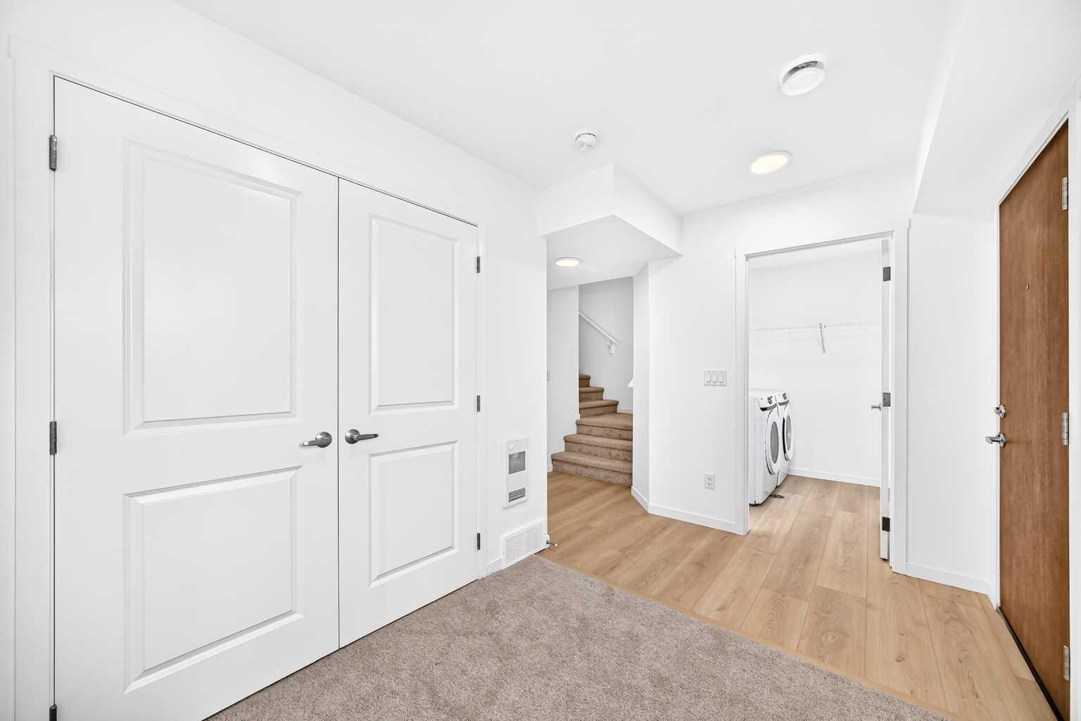105, 20295 Seton Way SE