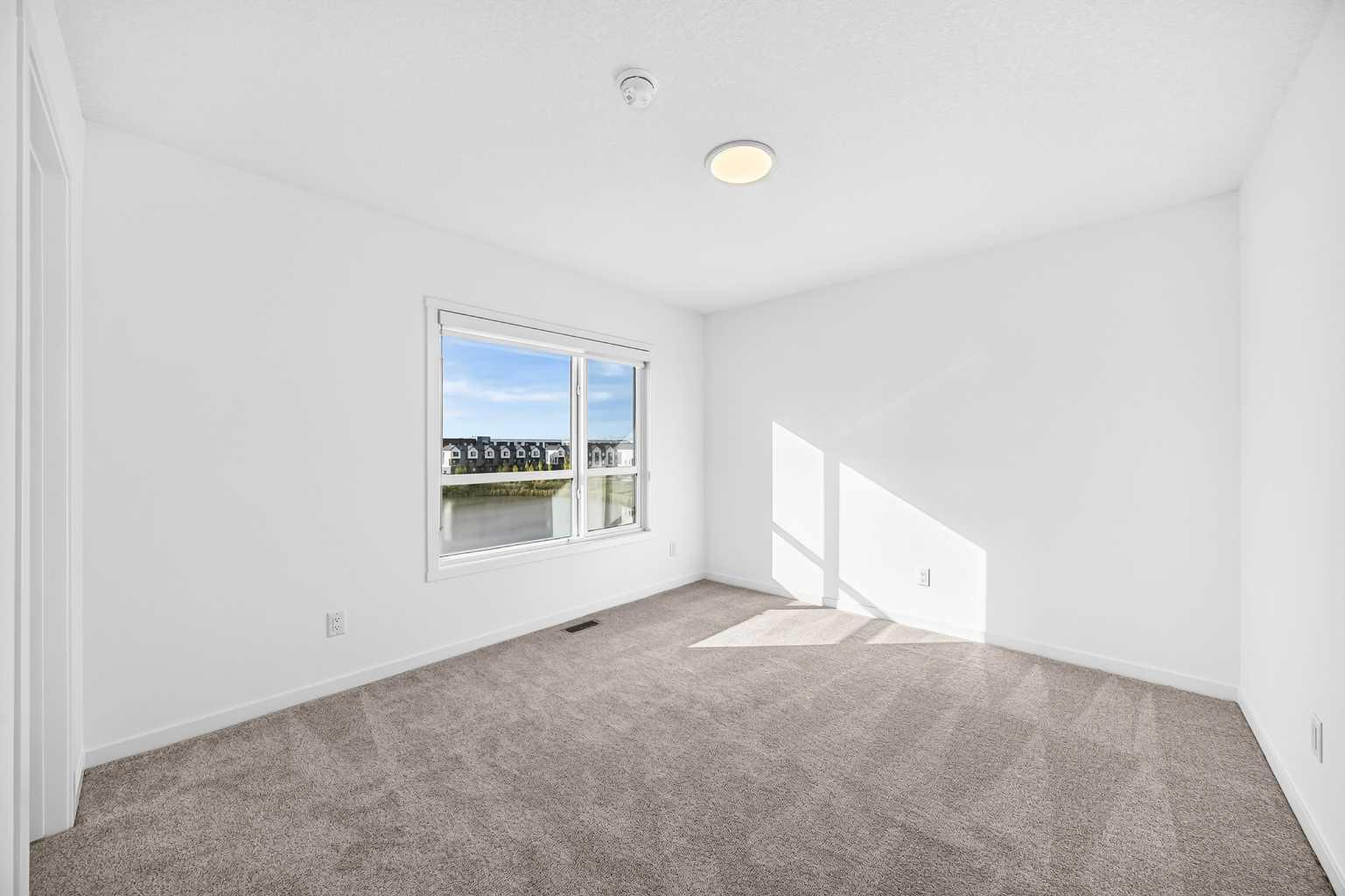 105, 20295 Seton Way SE
