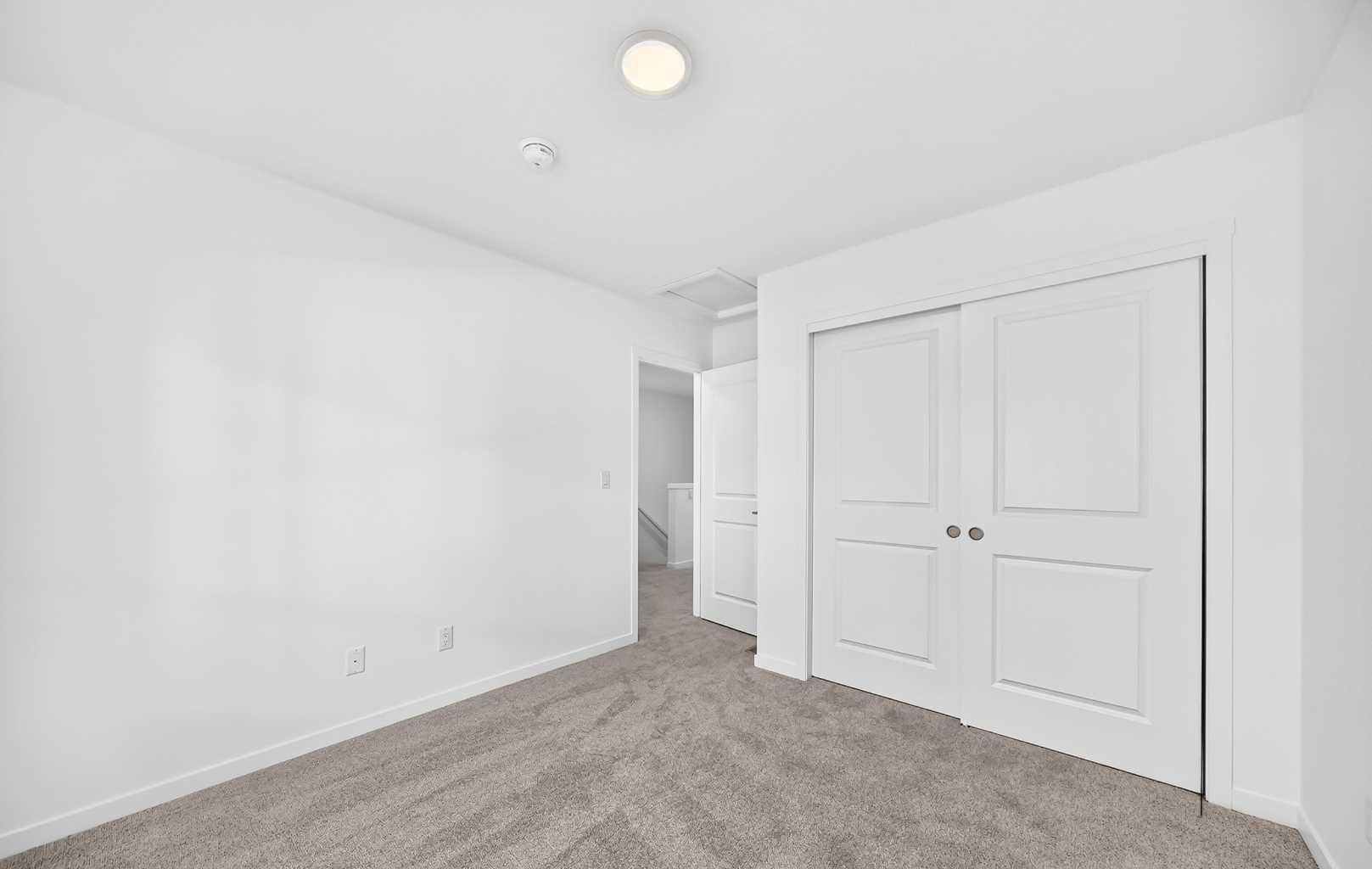 105, 20295 Seton Way SE