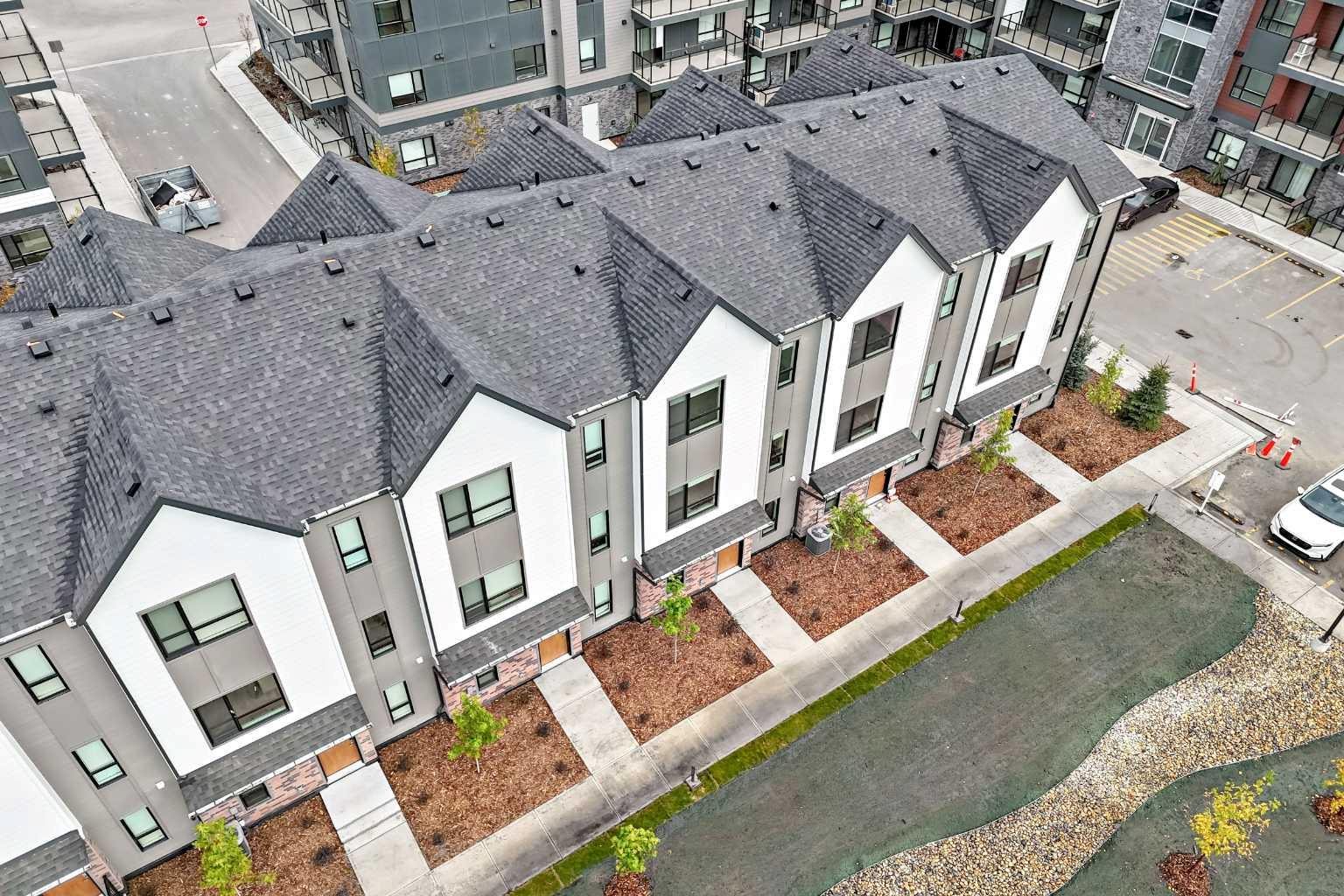 105, 20295 Seton Way SE