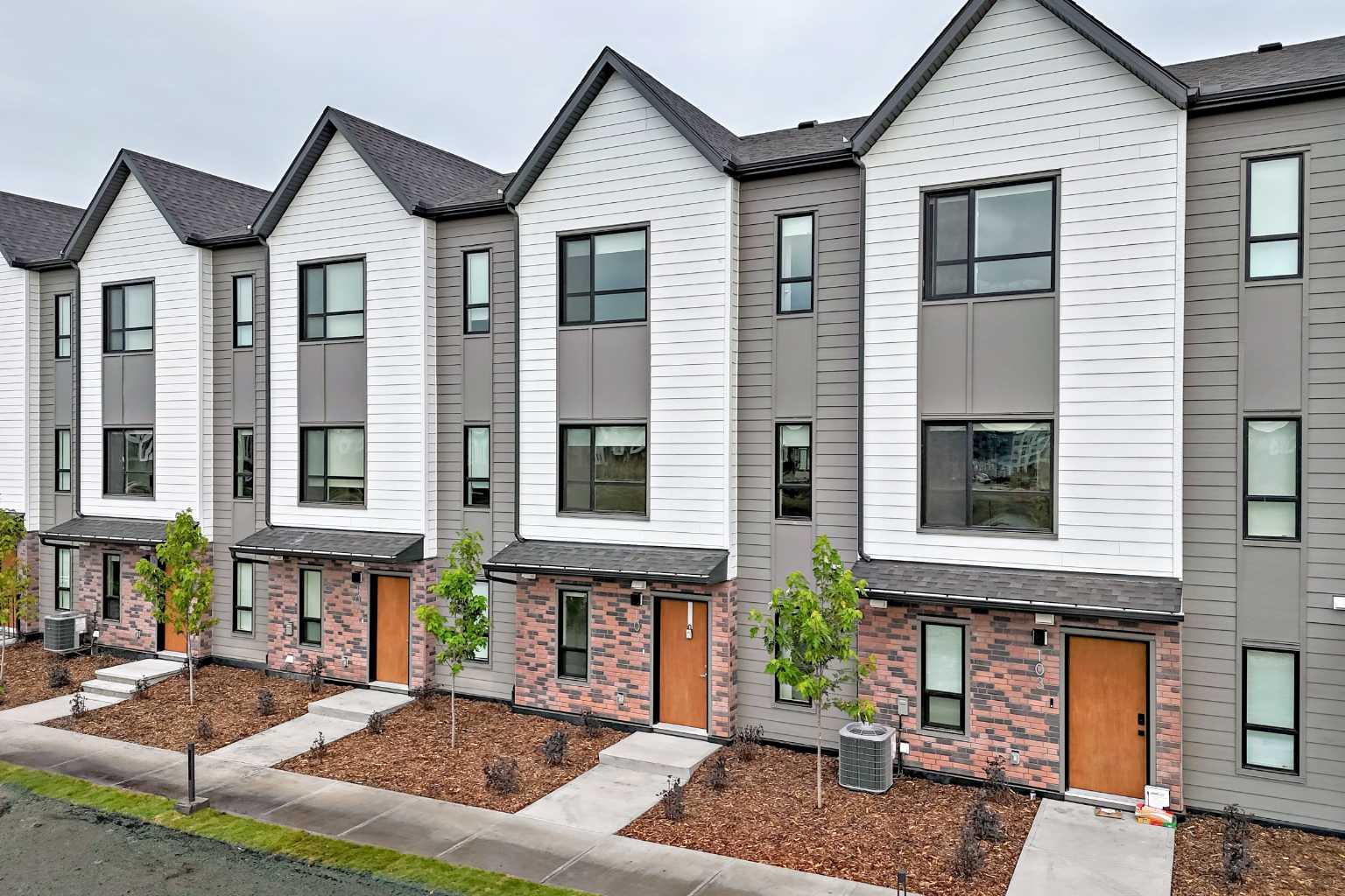 105, 20295 Seton Way SE