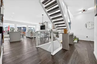 32 Cranbrook Bay SE
