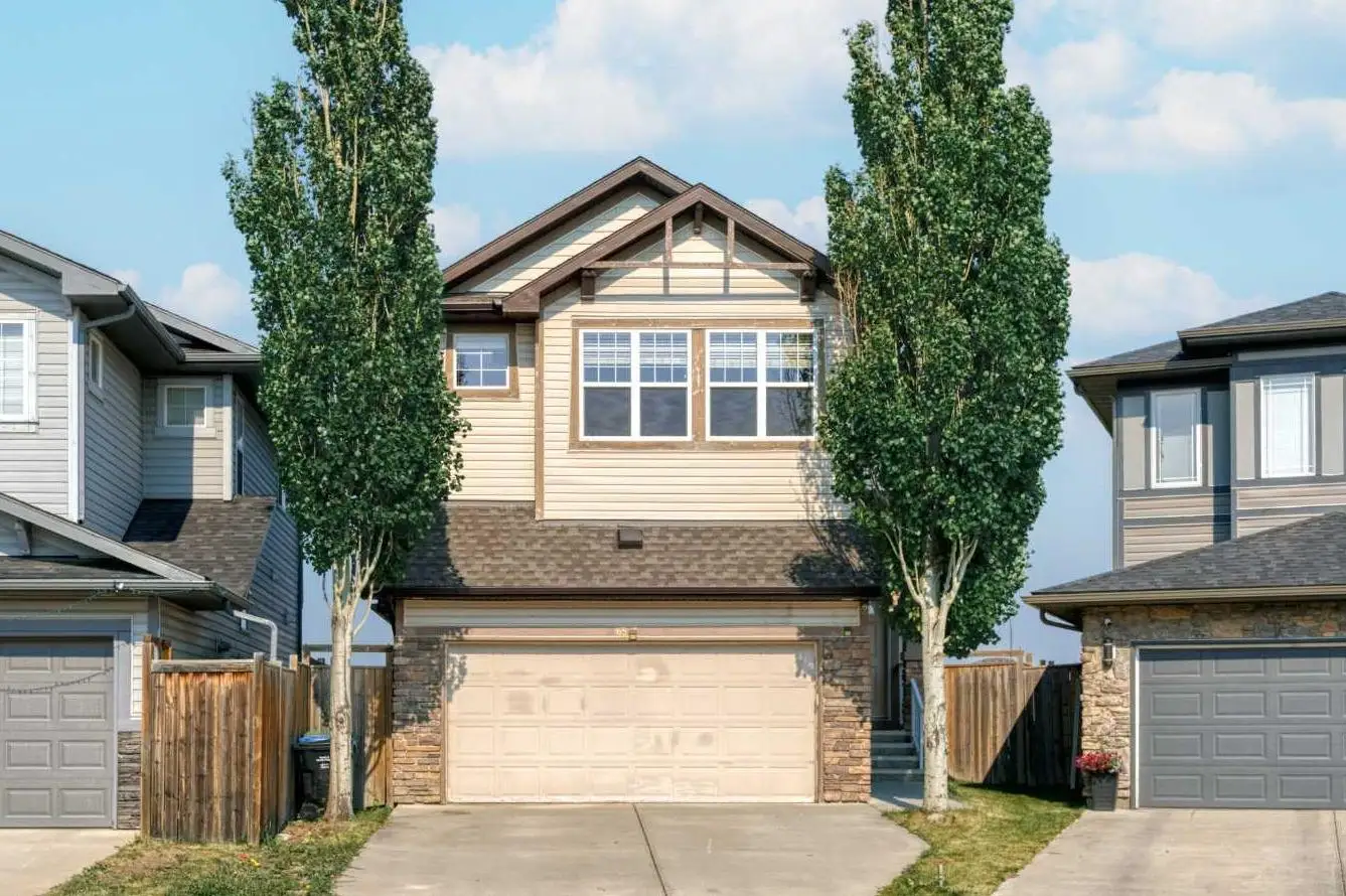 65 Panora Way NW
