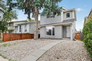 37 Erin Croft Crescent SE