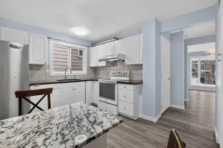37 Erin Croft Crescent SE