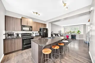 1046 New Brighton Park SE