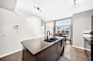 1046 New Brighton Park SE