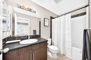 1046 New Brighton Park SE