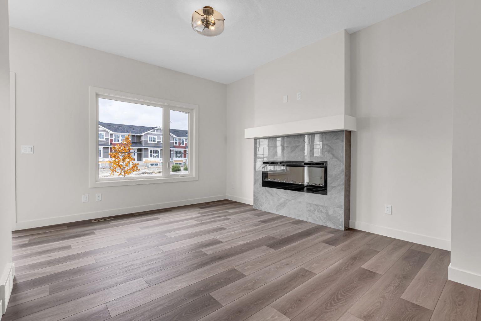 178 Lanark Gate SE