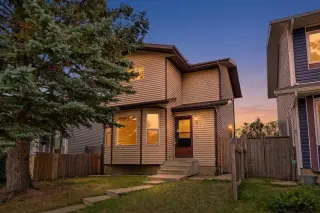 61 Falmere Way NE