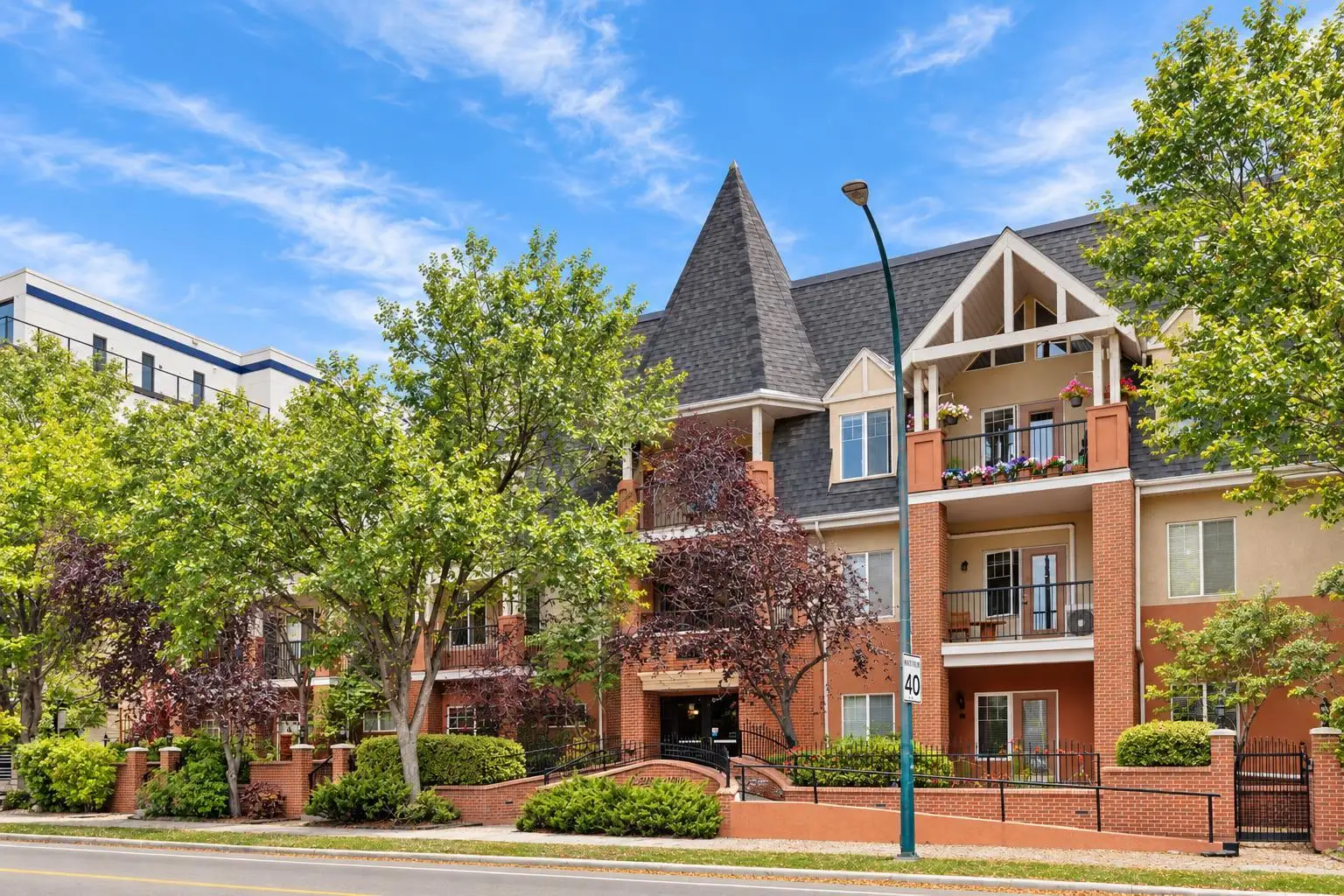 310, 1110 5 Avenue NW