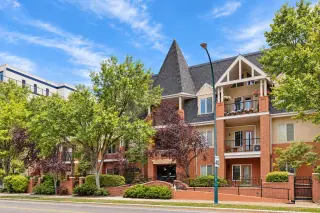 310, 1110 5 Avenue NW