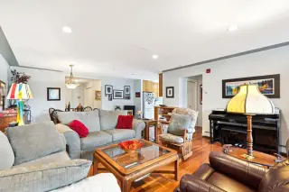 310, 1110 5 Avenue NW