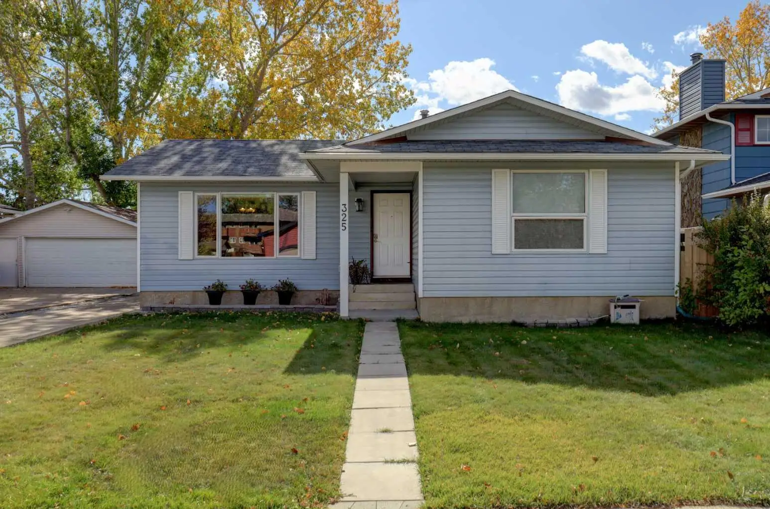 325 Flett Drive NE