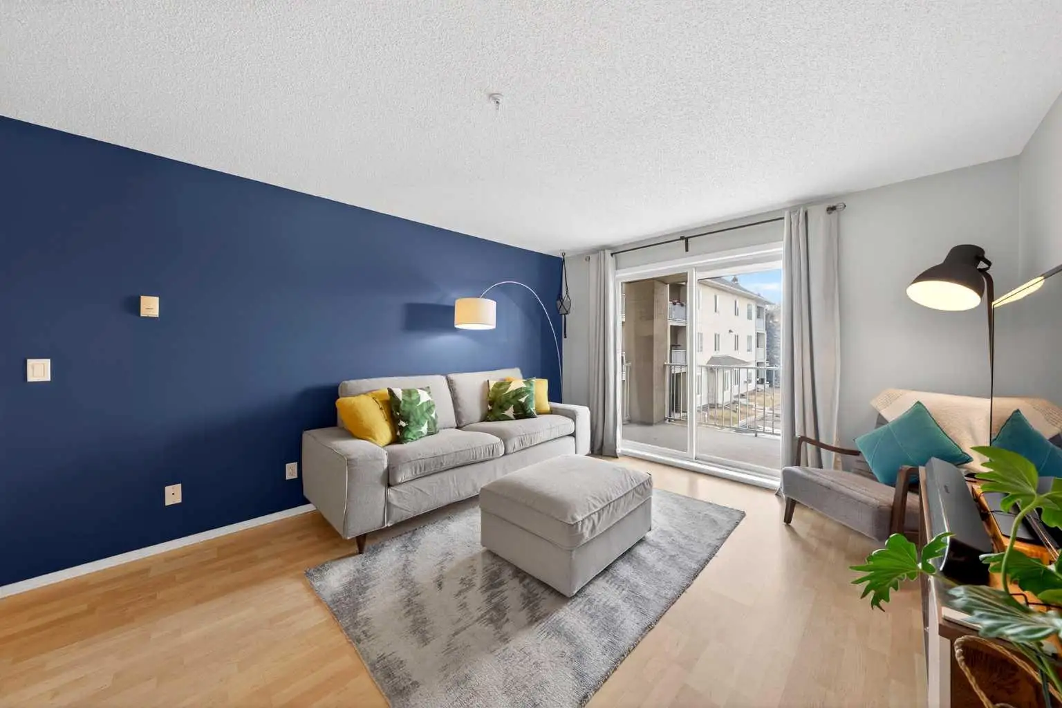 206, 2000 Citadel Meadow Point NW