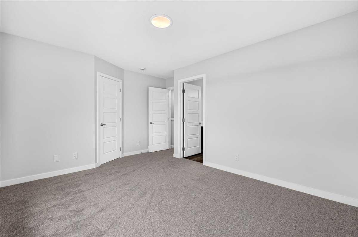 605, 321 Hotchkiss Drive SE