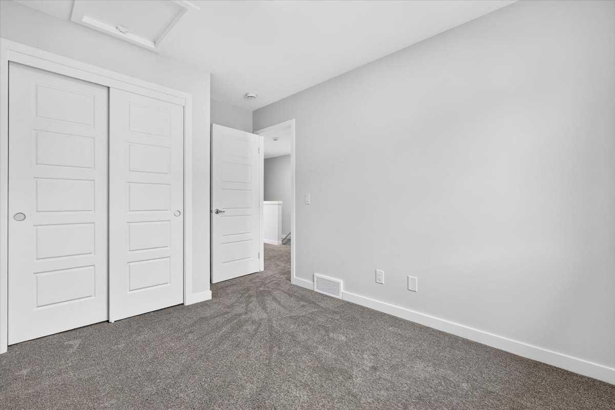 605, 321 Hotchkiss Drive SE