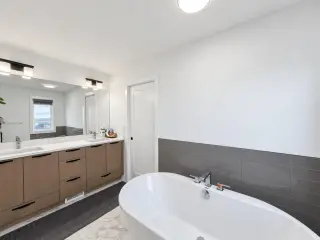 72 Calhoun View NE