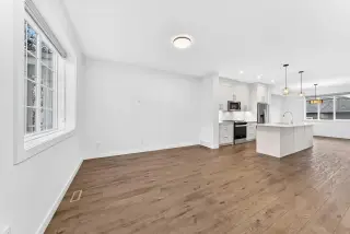 107 Cornerstone Path NE