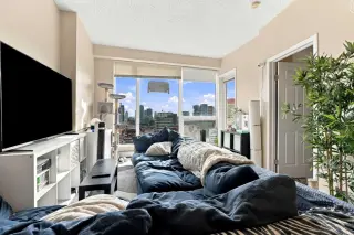 2014, 1053 10 Street SW