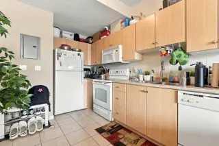 2014, 1053 10 Street SW