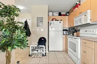 2014, 1053 10 Street SW